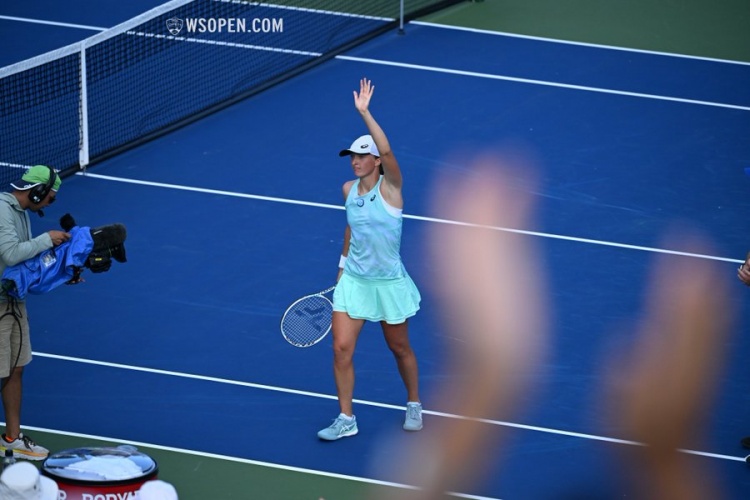 在对阵阿森 在对阵阿森