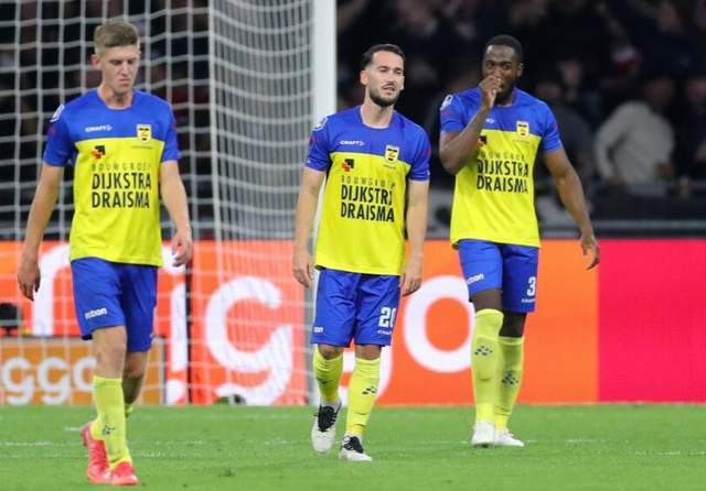 在比分胶着 在比分胶着