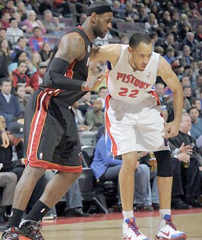 威少身上出 威少身上出